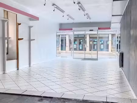 local commercial 84 m² landivisiau