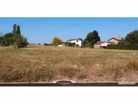 terrain 772 m² gargas