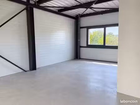 à louer – surface commerciale / professionnelle à landivisiau