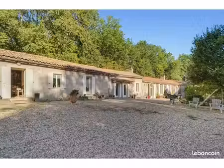 propriété 8 pièces 237 m²