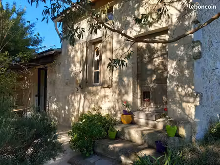 maison en pierre avec terrain