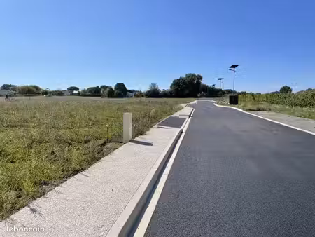 terrain 671 m² saint germain du puch