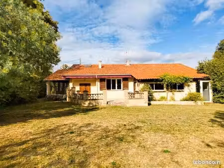vente particulier. maison. 6 pieces. 160m². miélan
