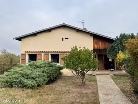 maison t4 avec grand terrain de 7 000 m² et combles aménageables – serres-de-cazaux