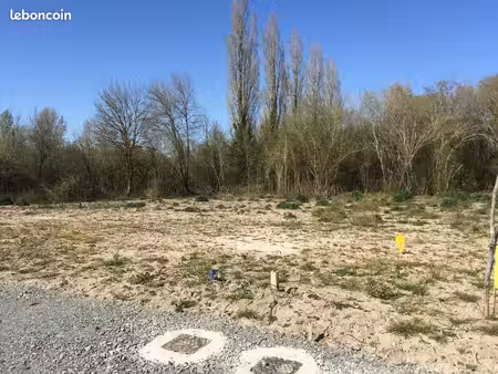 terrain à bâtir de 867 m² à cavignac (33)