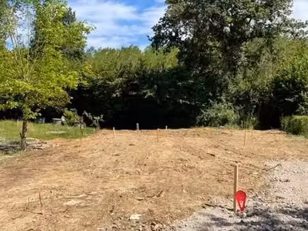 terrain 650 m² camarsac
