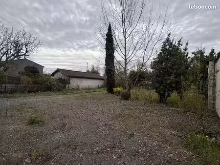 terrain à bâtir de 320 m² à castelnau-de-medoc (33)