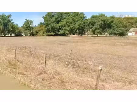terrain à bâtir de 644 m² à listrac-medoc (33)
