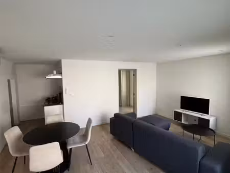 t2 meublé rénové de 44 m² – rez-de-chaussée – paulhan