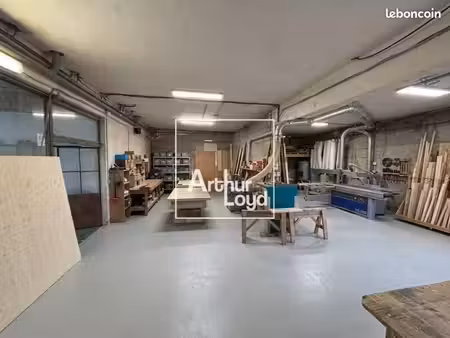 local d'activité 143 m²