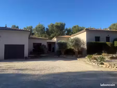 maison t5+ t2 = 177 m2