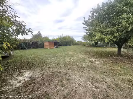 terrain 686 m² landiras