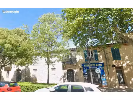 local 43 m² nimes