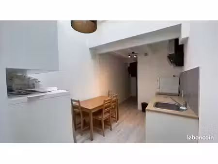 triplex rénové plein centre de lunel  8 3 % brut