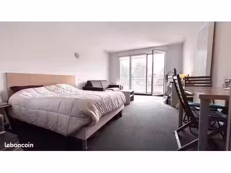 studio 1 pièce 27 m²