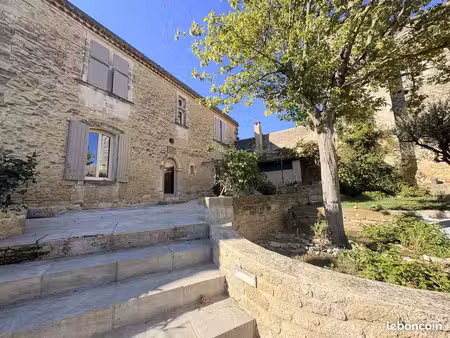 propriété 6 pièces 217 m²