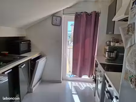 studio meublé près de 32 m² au sol