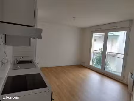 t3 670  43m²  rue édouard vaillant  proche gare de tours