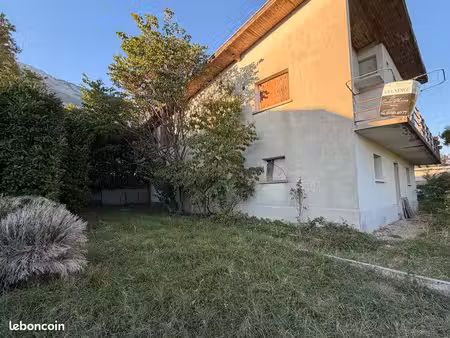 maison à fort potentiel - opportunité rare à 299 000