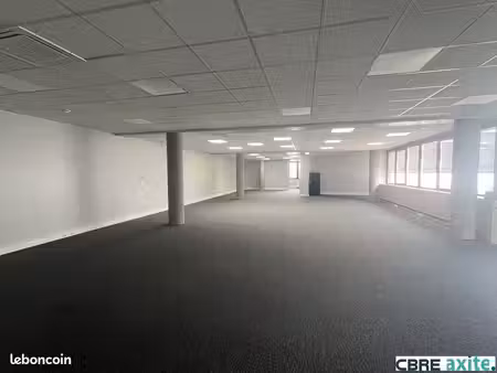 bureaux 304 m² bourgoin jallieu
