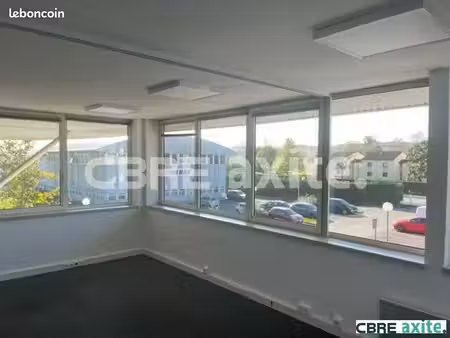 bureaux 170 m² villefontaine
