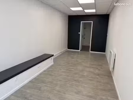 local commercial loué - 25 m² - bourgoin-jallieu