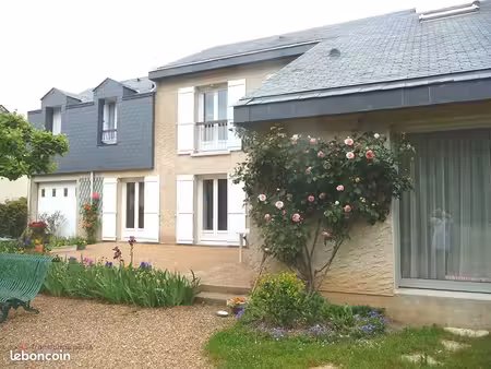 maison 8 pièces 230 m²