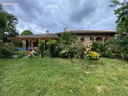 maison 9 pièces 180 m²