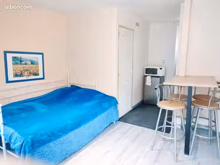 studio avec terrasse au blanc