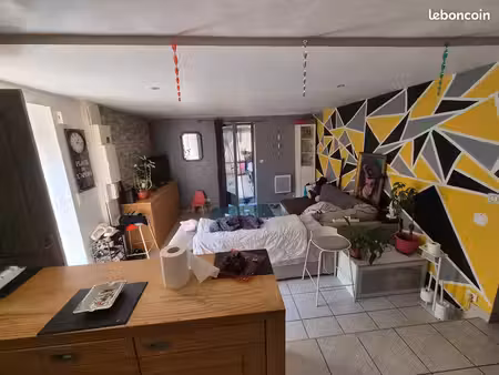 appartement t2 de 45 m² avec 50 m² de terrasses et 2 places de parking