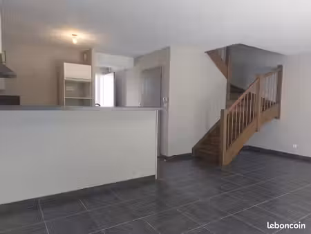 villa 4 pièces 81 m²