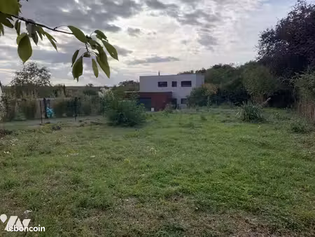 terrain 1083 m² veigne