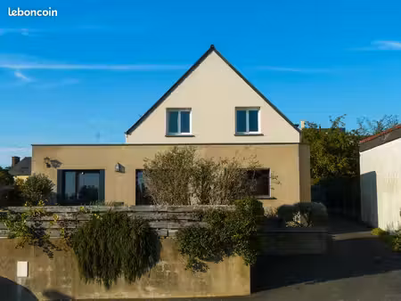 maison 160 m² avec t2 indépendant  623 m² de terrain  plein bourg  vues dégagées