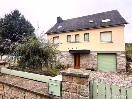 maison de ville familiale de caractère – 194 m² – 5 chambres – jardin arboré 635 m²
