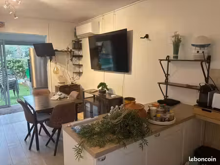 rez-de-jardin proche  village naturiste