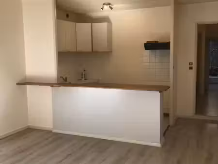 appartement f2 sur courette