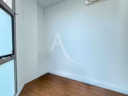 local commercial 43 m² labege
