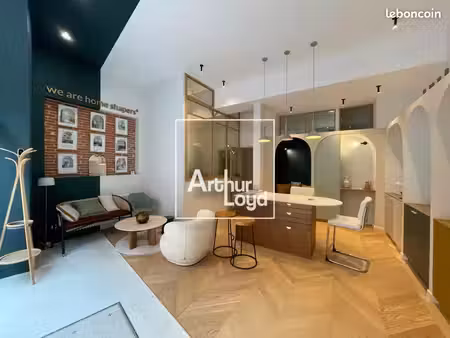 local commercial 101 m²