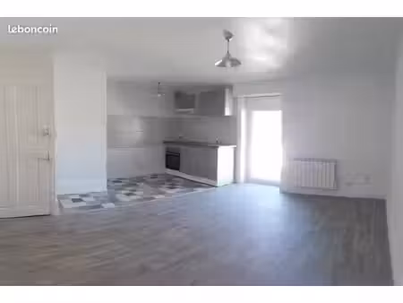appartement t2  balcon et parking
