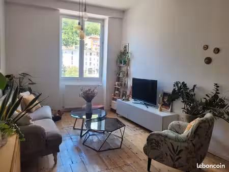 t3 de caractère 79m² + 9m² - vue exceptionnelle bastille - grenoble quais