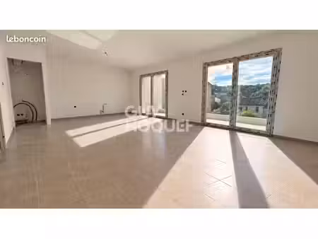 appartement 3 pièces 64 m²
