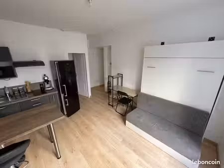 investissement locatif - 3 studios meublés - 5 place de l’hôtel de ville