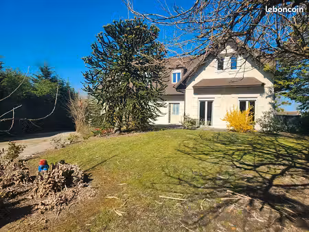 maison 7 pièces 214 m²