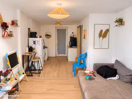 immeuble 150 m² vorey