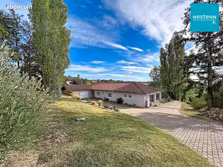 propriété 7 pièces 222 m²