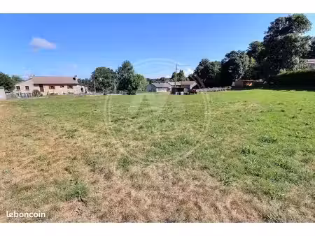 terrain 3640 m² tence