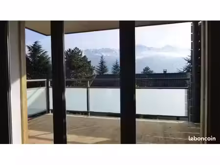 superbe appartement avec vue imprenable sur belledonne