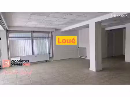 bureau 82 m²
