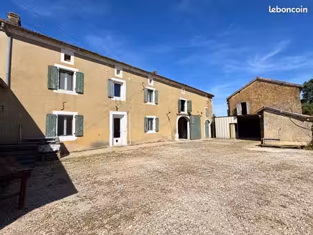 propriété 5 pièces 223 m²