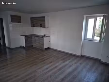 maison de bourg de 65 m² avec 2 chambres à sainte florine